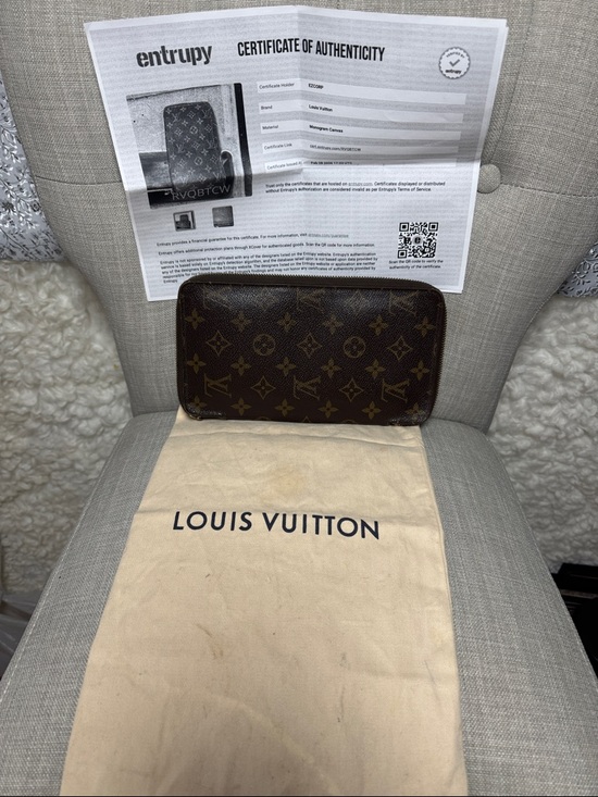 Louis Vuitton Handbags - Louis Vuitton Brown Monogram Zip-Around Wallet